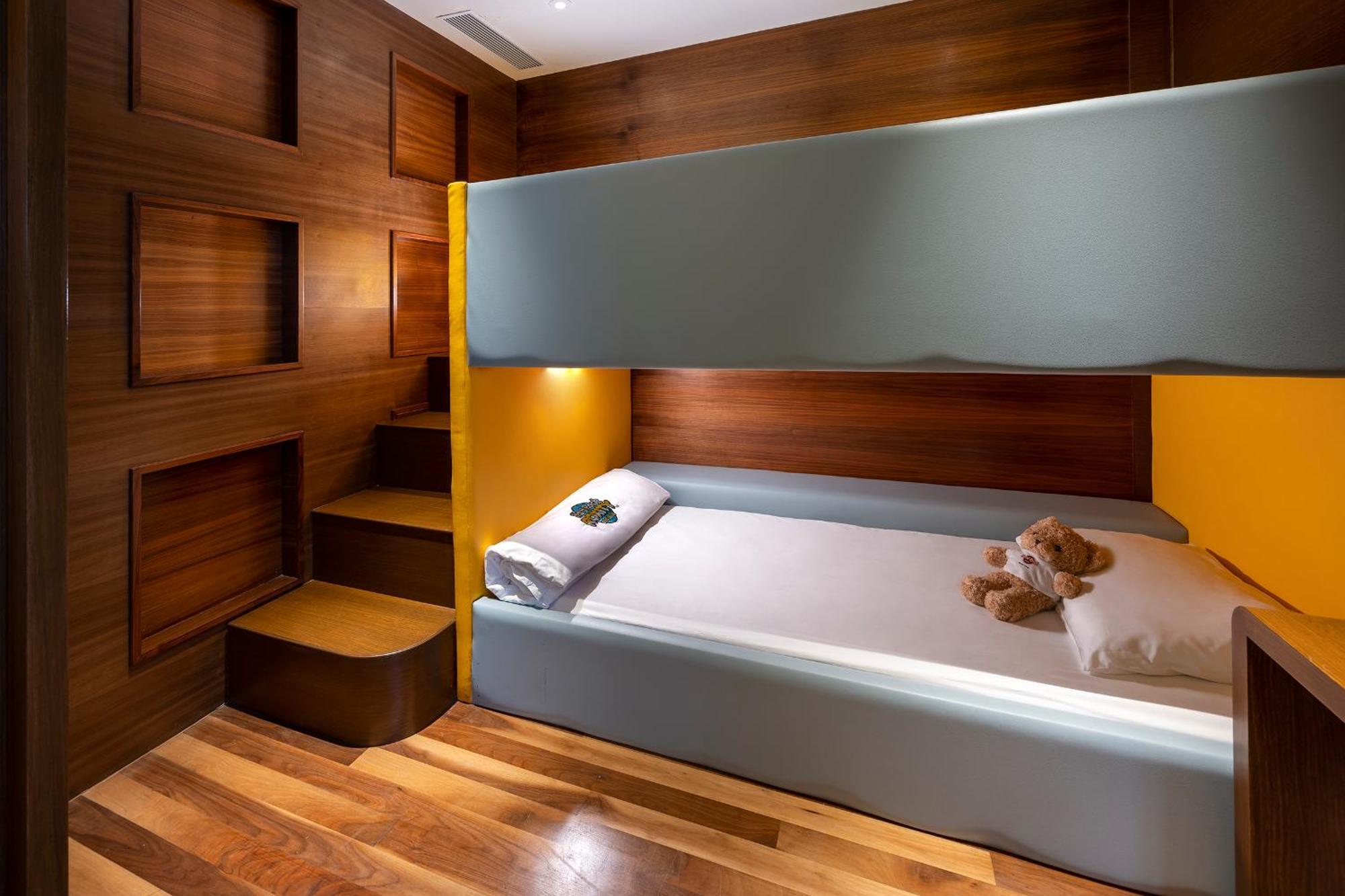Hard Rock Hotel Desaru Coast מראה חיצוני תמונה A bunk bed