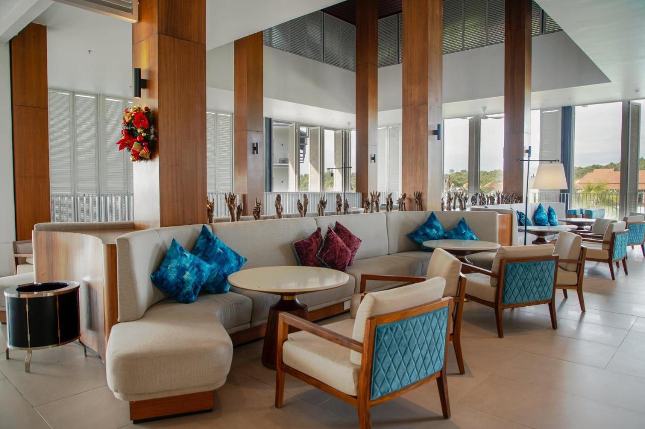 Hard Rock Hotel Desaru Coast מראה חיצוני תמונה The lounge at the airport